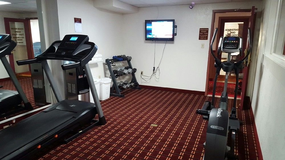 Ramada By Wyndham Medford Hotel & Conference Center Buitenkant foto